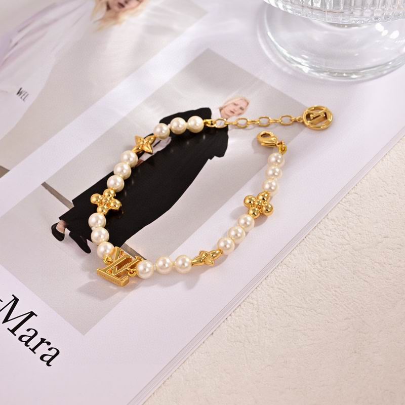 LV Bracelet 03yxs44